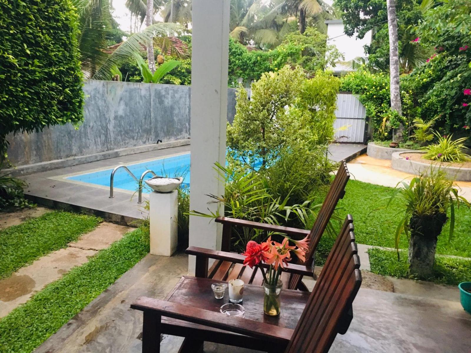 Om Villa Hikkaduwa Extérieur photo