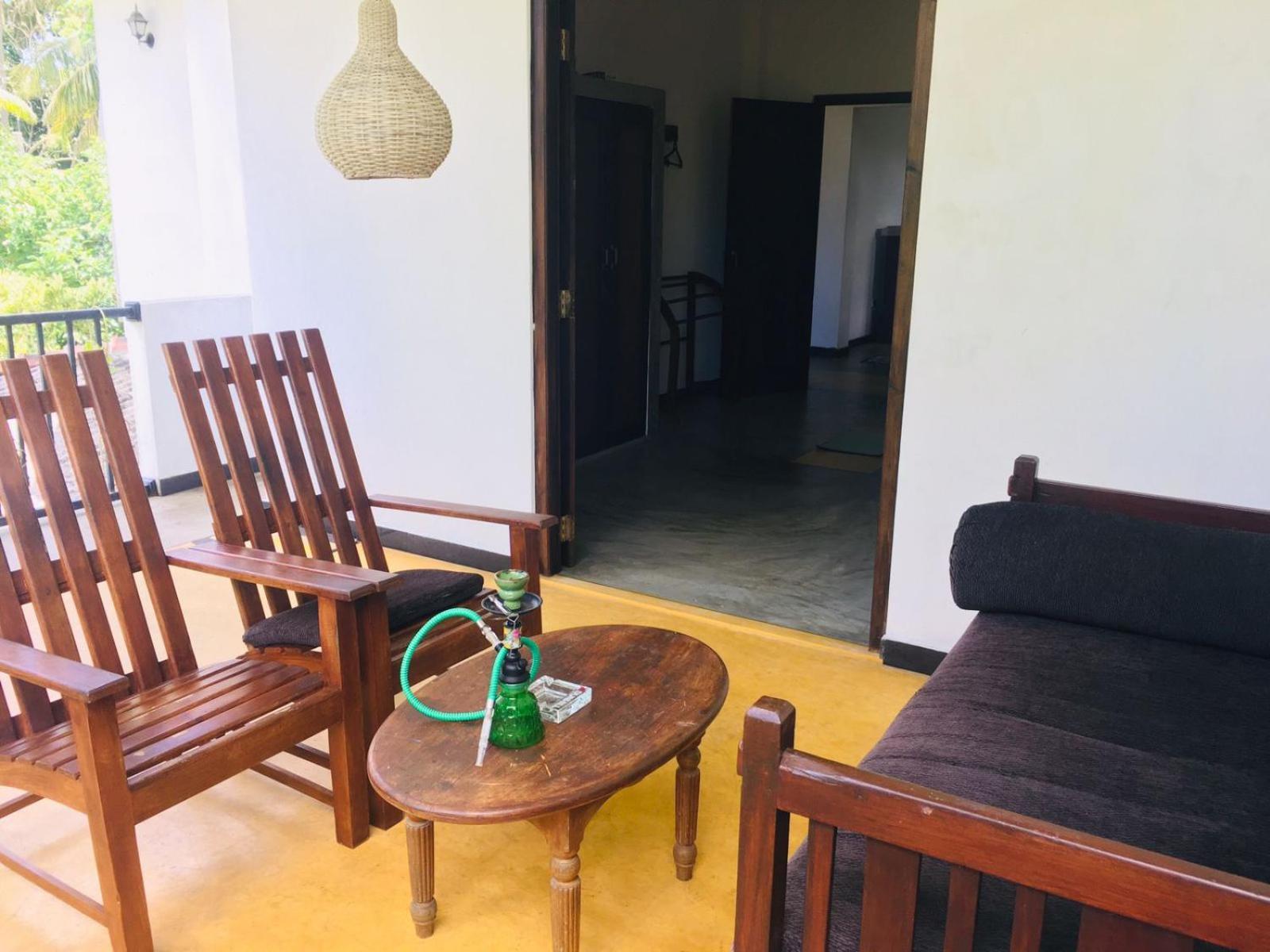 Om Villa Hikkaduwa Extérieur photo