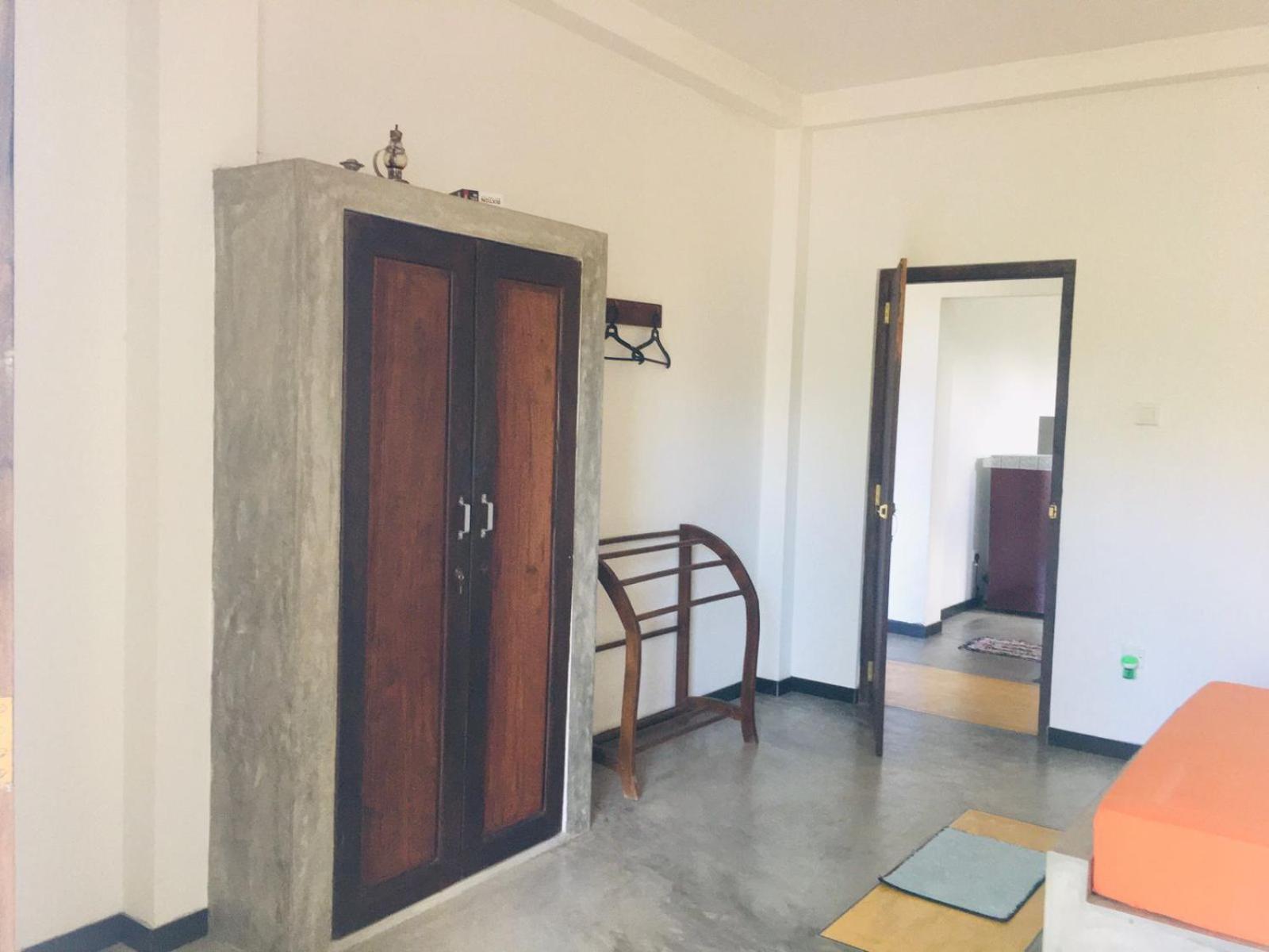 Om Villa Hikkaduwa Extérieur photo