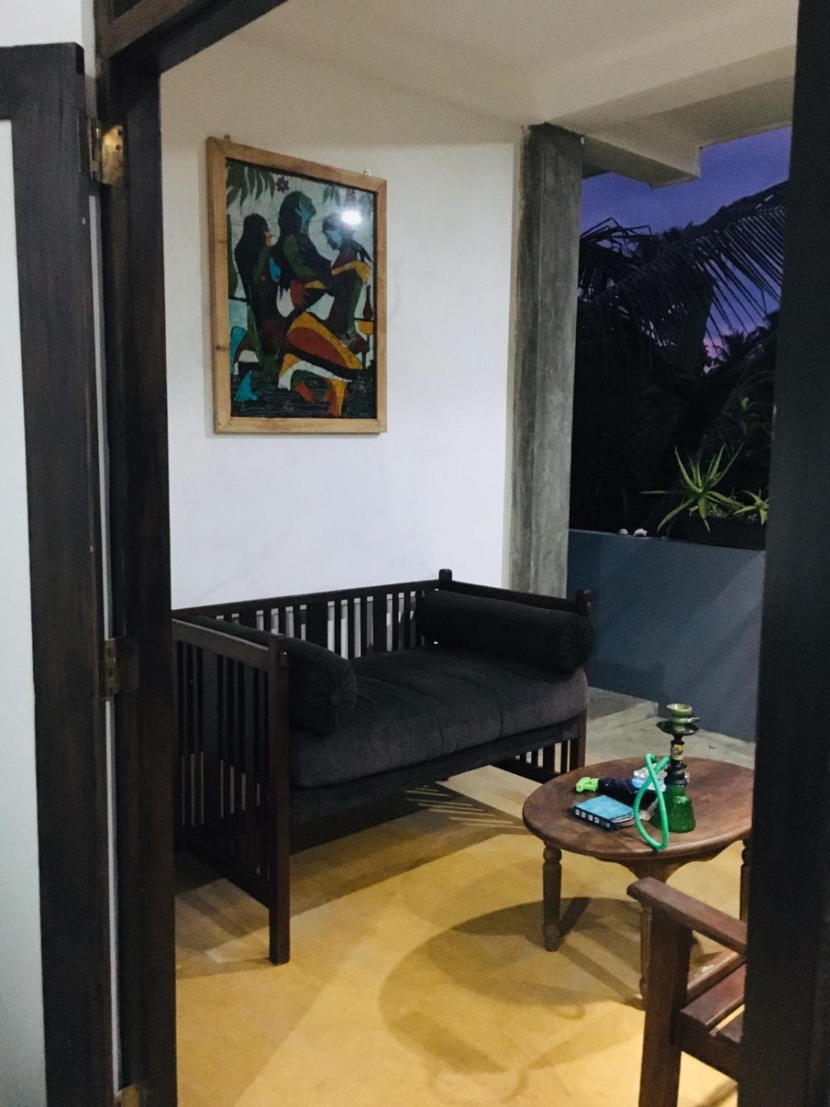 Om Villa Hikkaduwa Extérieur photo