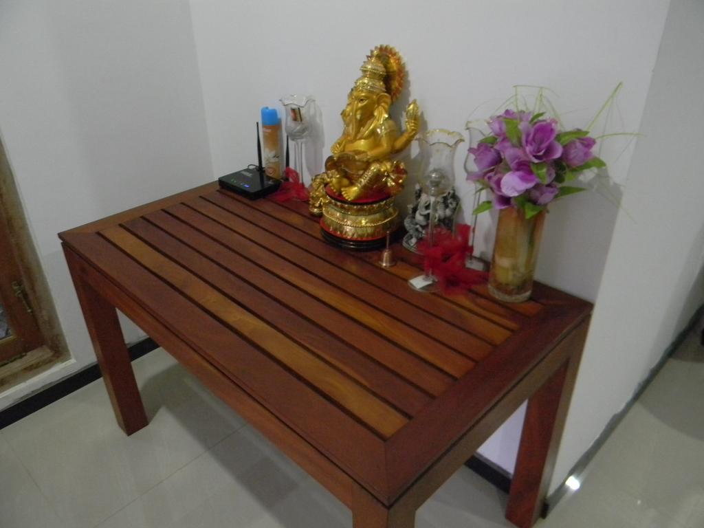 Om Villa Hikkaduwa Extérieur photo